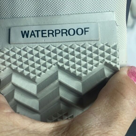 (F) Sorel Premium Waterproof Boots Black/PinkWomen's size 10 - Picture 8 of 15